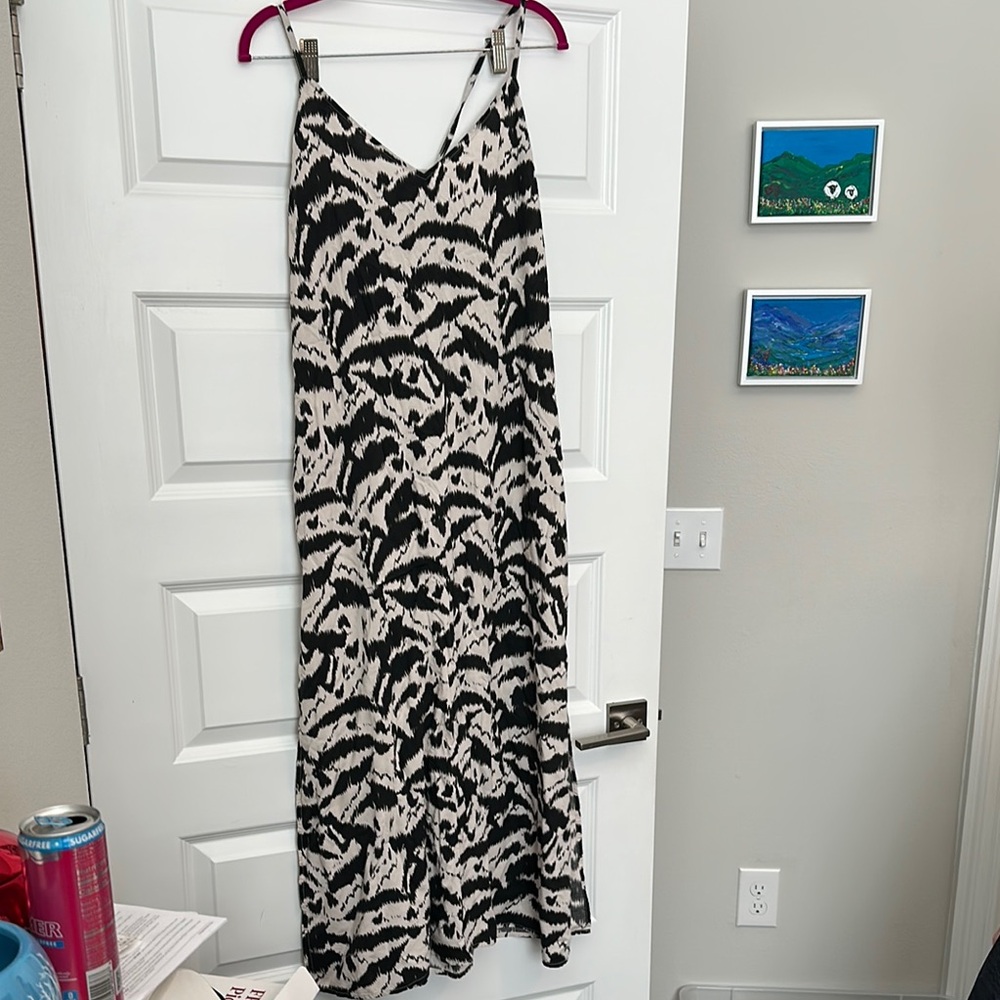Black and White Patterned Women's Maxi Dress